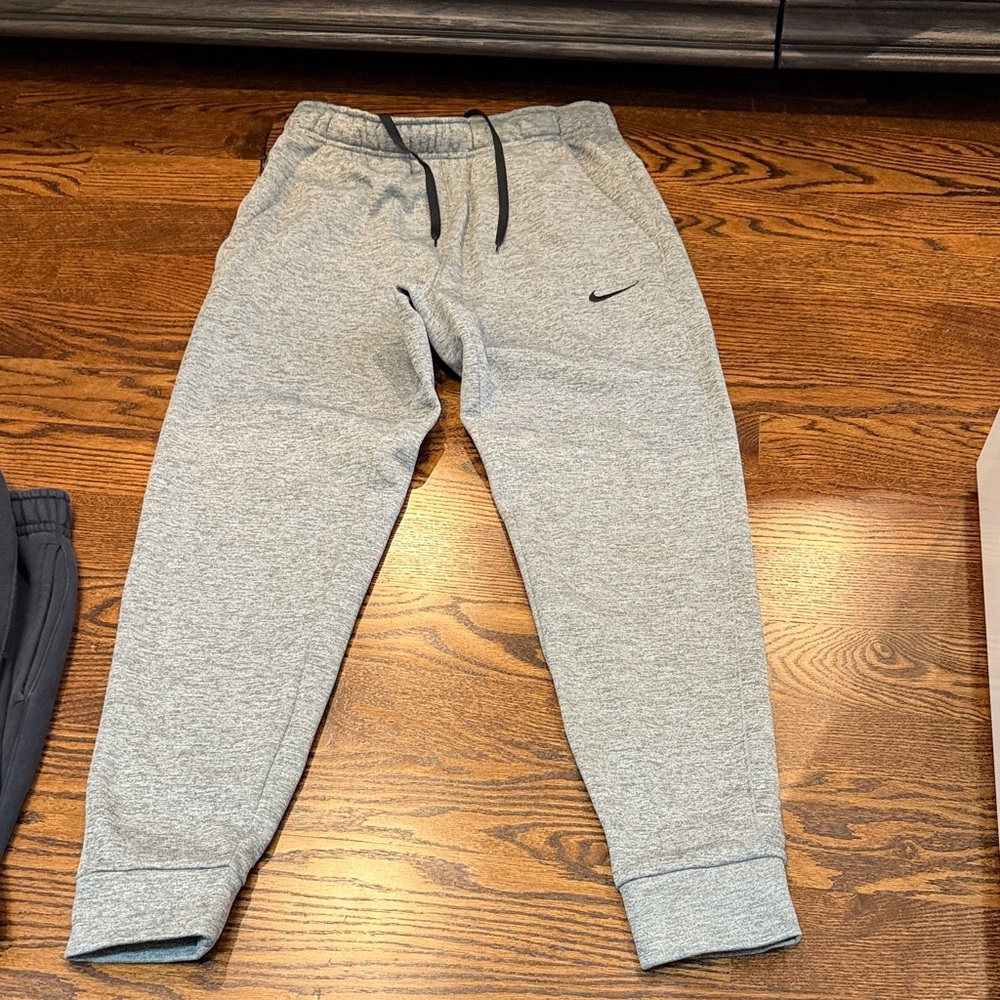 Nike Men’s ' Grey Dri-FIT Jogger Pants